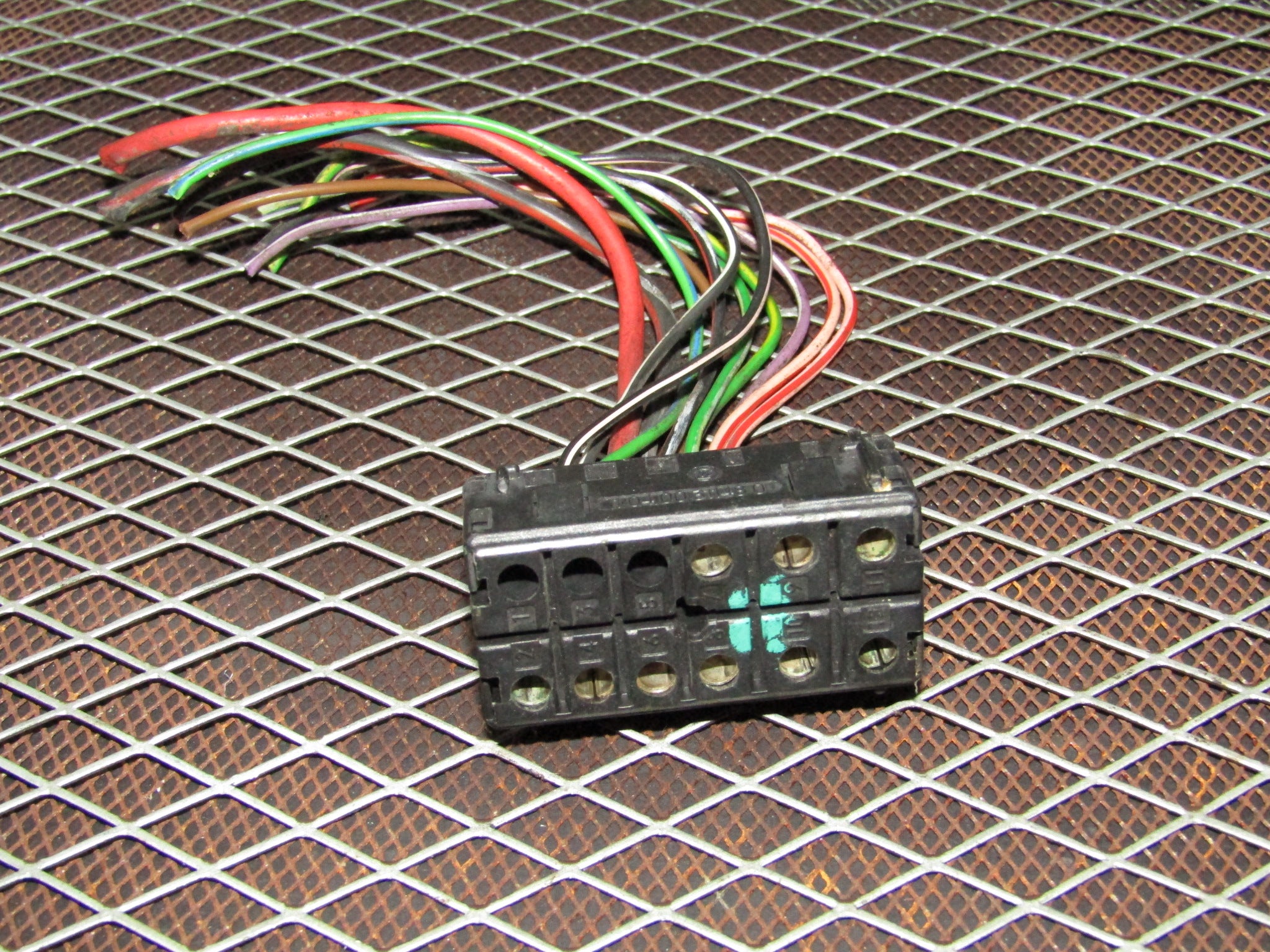 86-93 Mercedes Benz 300E OEM Fuel Pump Relay Pigtail Harness –  