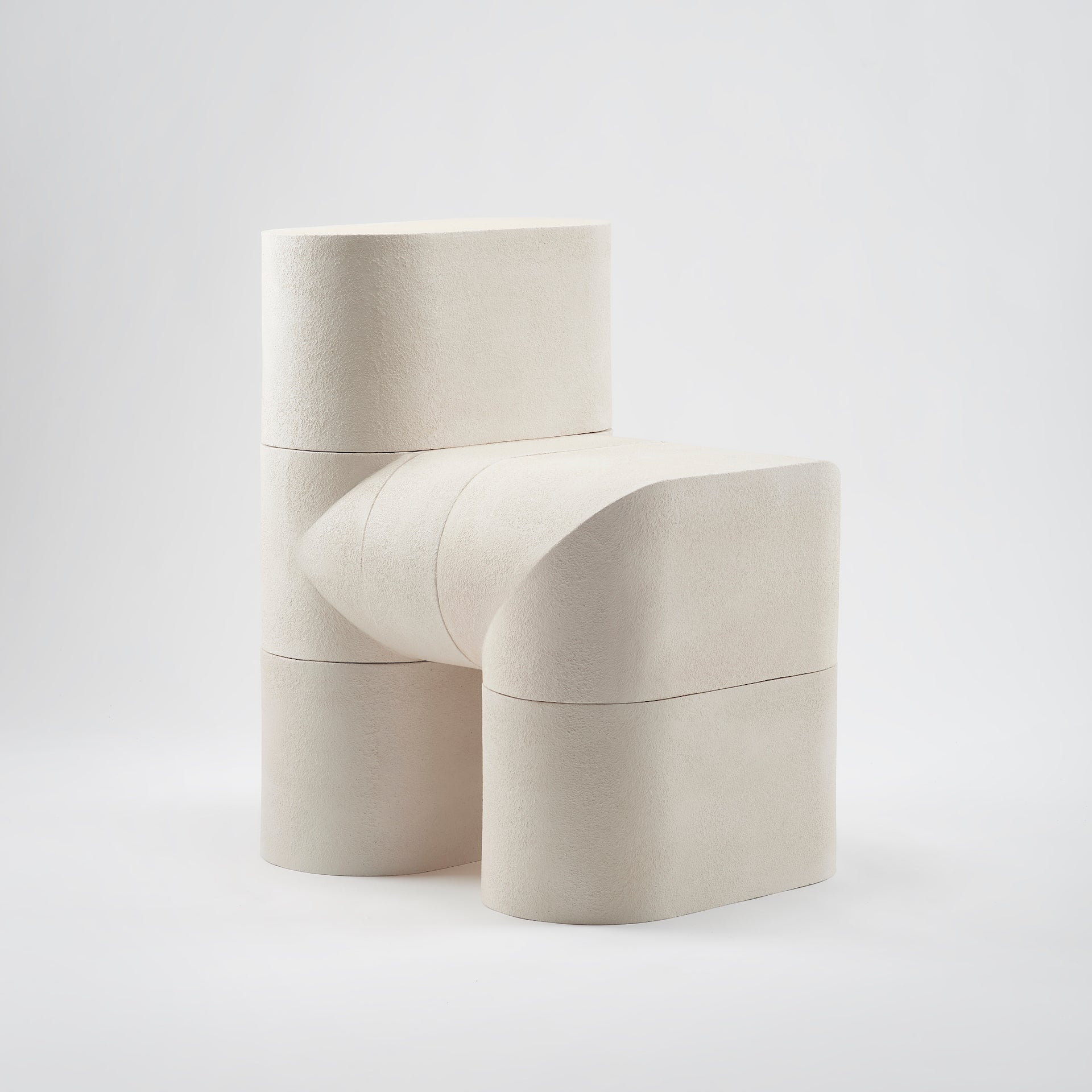 Modules chair (2021) by Rino Claessens. Ceramic. Photo bourtesy of Rino Claessens for Galerie SCENE OUVERTE