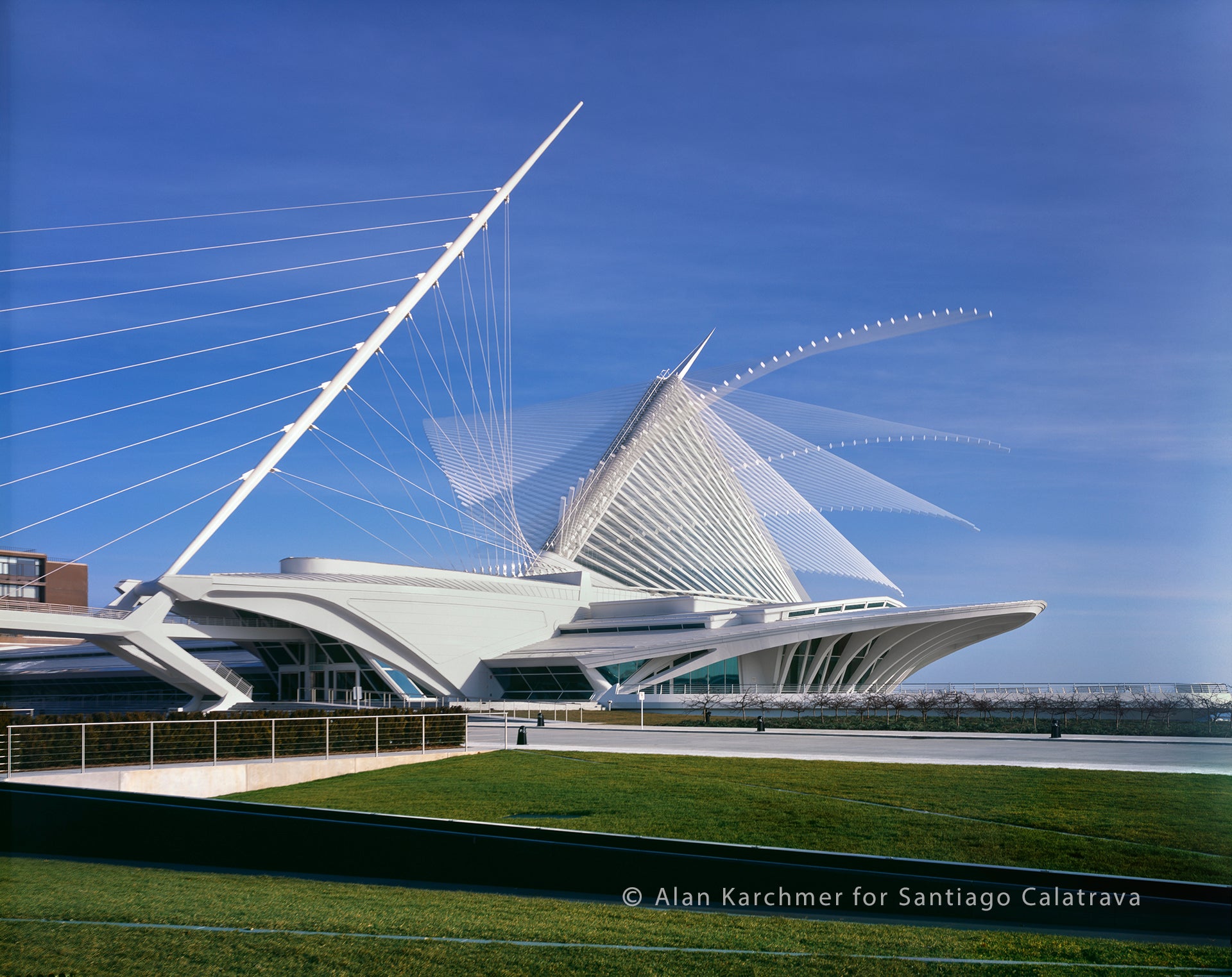 Calatrava's Quadracci Pavilion at the Milwaukee Art Museum. Photo © Alan Karchmer / Otto