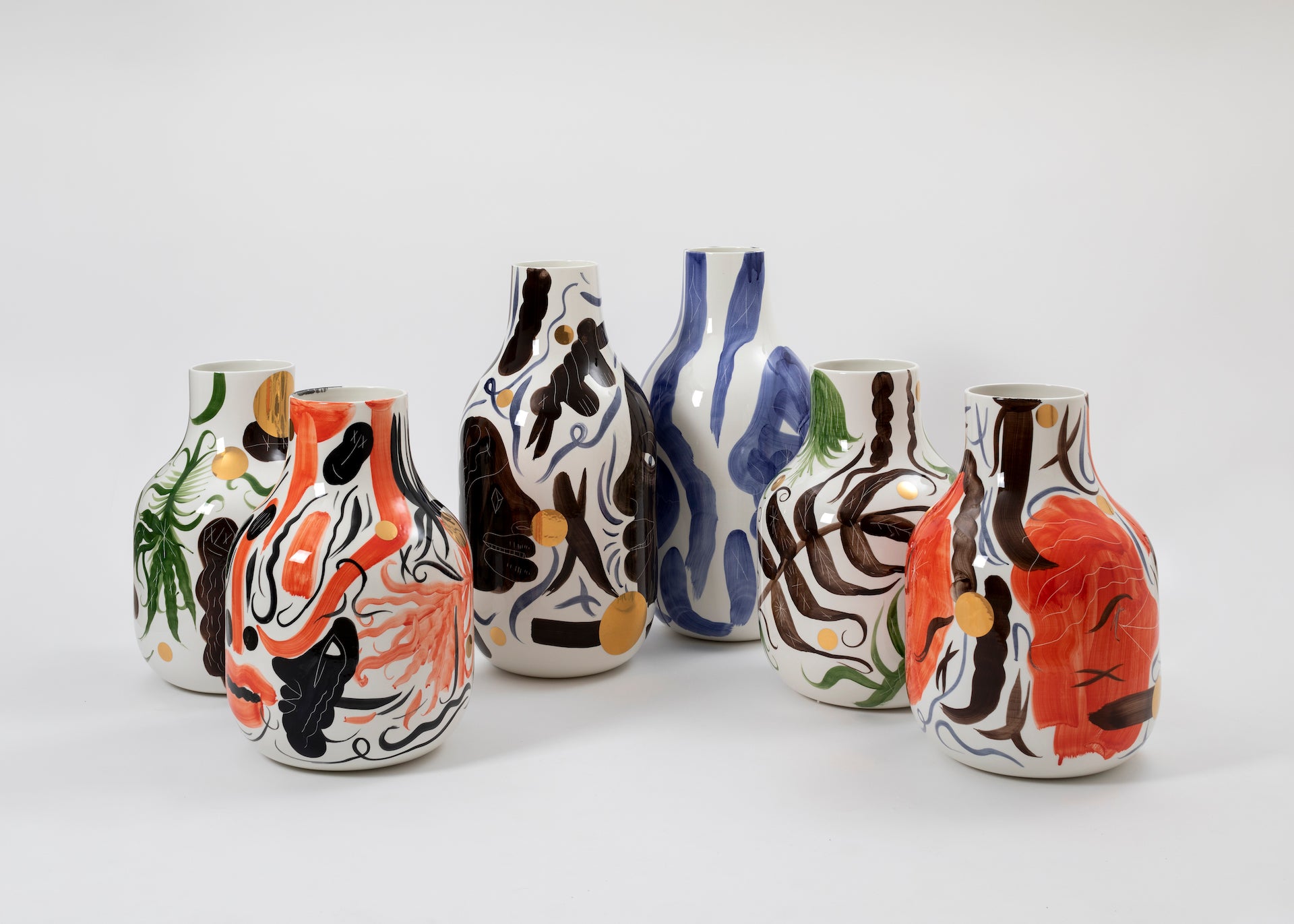 New collection of hand painted ceramic vases by Jaime Hayon for Galerie kreo. Photo © Alexandra de Cossette; courtesy of Galerie kreo