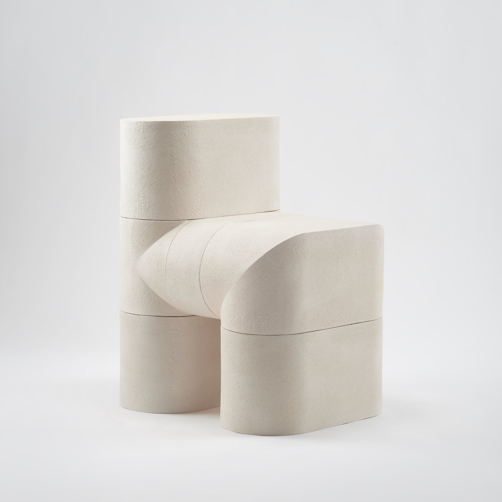 Modular Ceramic Chair by Rino Claessens, 2022. Photo © Galerie SCENE OUVERTE