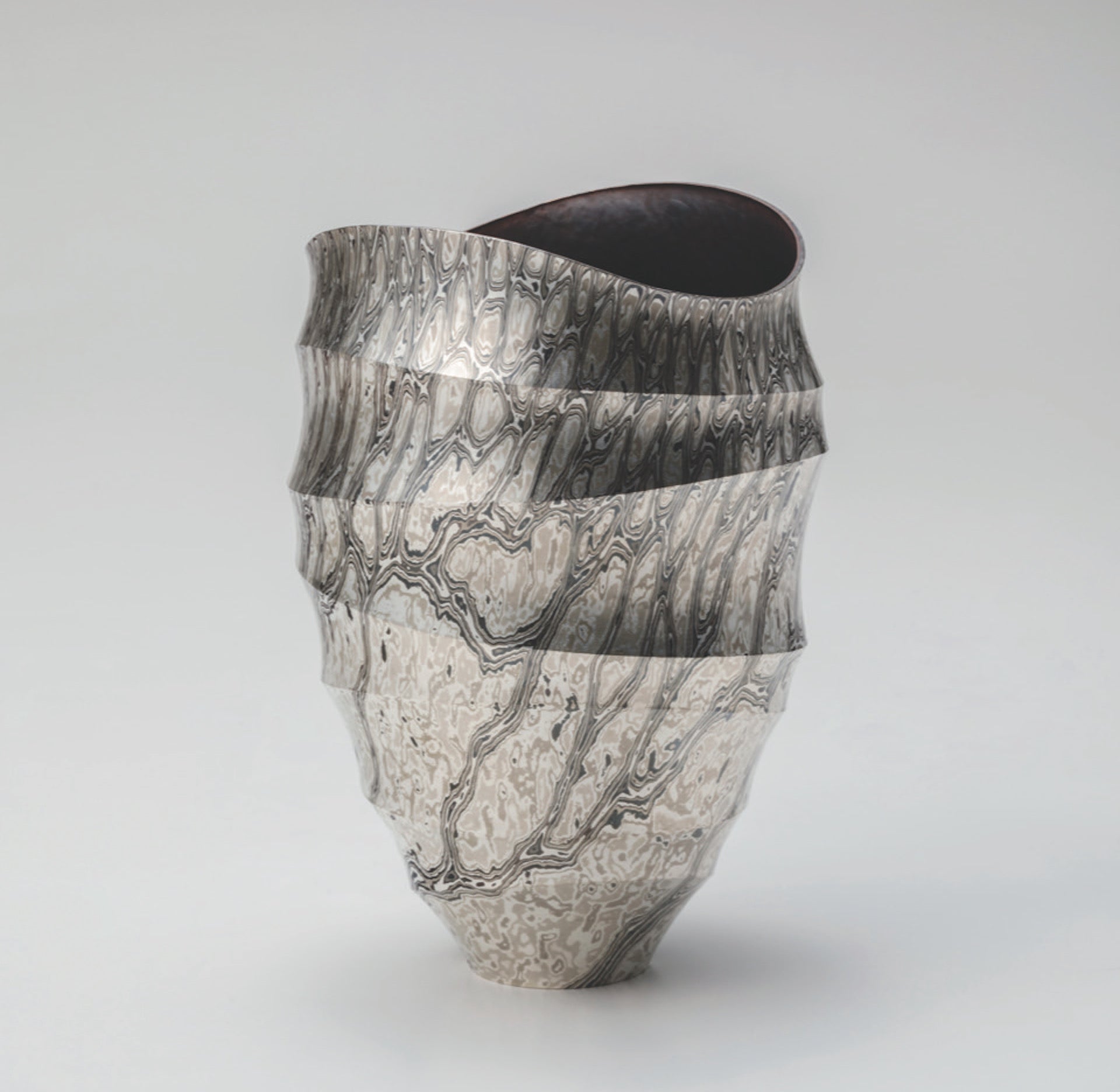 Mokume-gane Uchidashi Vase 02 by Sako Ryuhei, 2020. Photo © Onishi Gallery