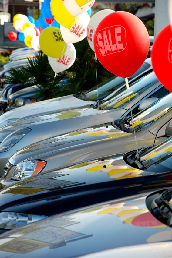 car-dealership-balloons-how-to-easily-attract-more-car-shoppers