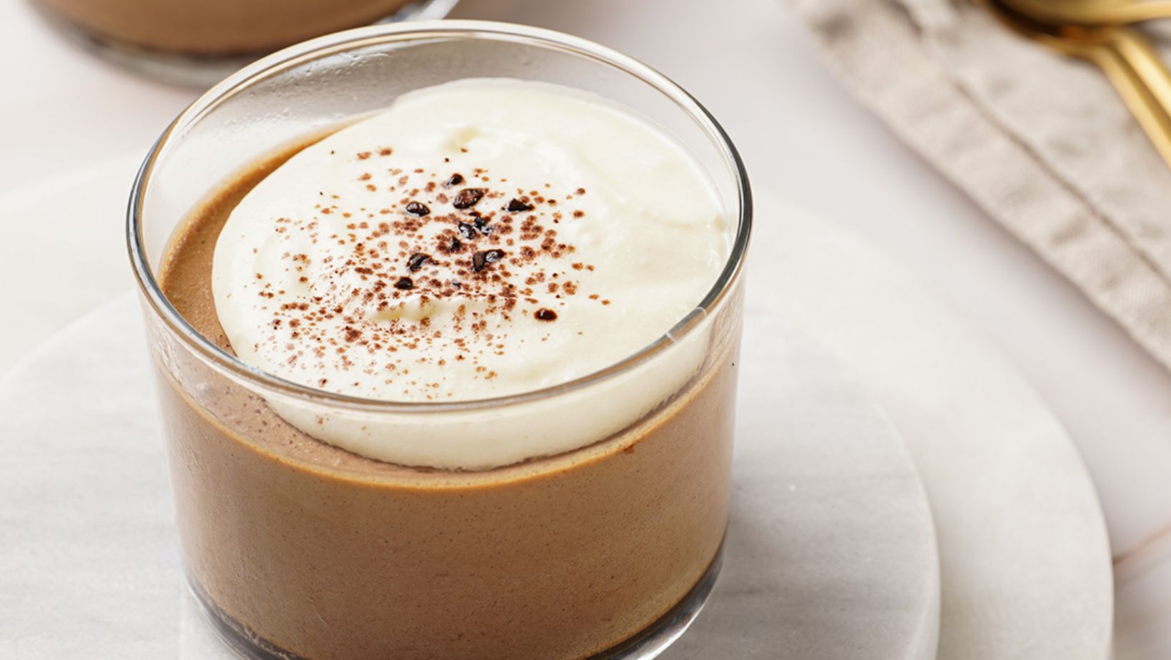 Un pot de mousse au café