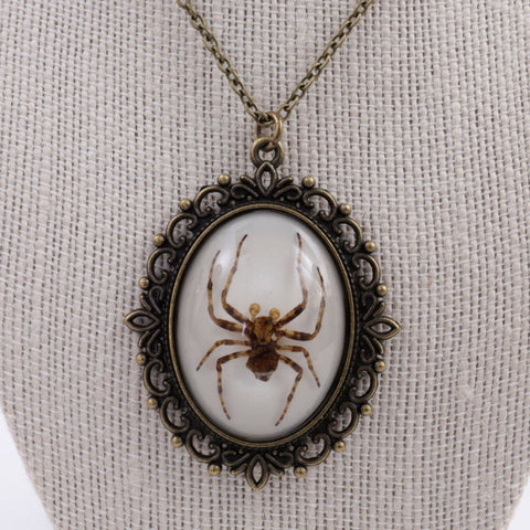 Tab Shell Round Painted Spiders Pendant