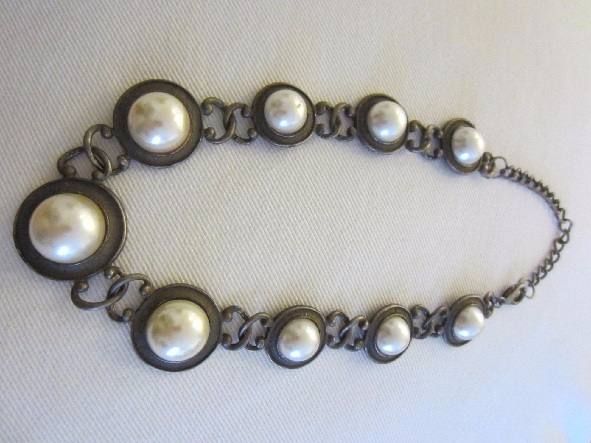 Pearl Gems Cabochons Necklace White Metal Link Choker