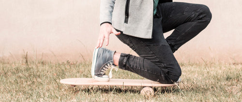 Hombre sobre una Balance Board