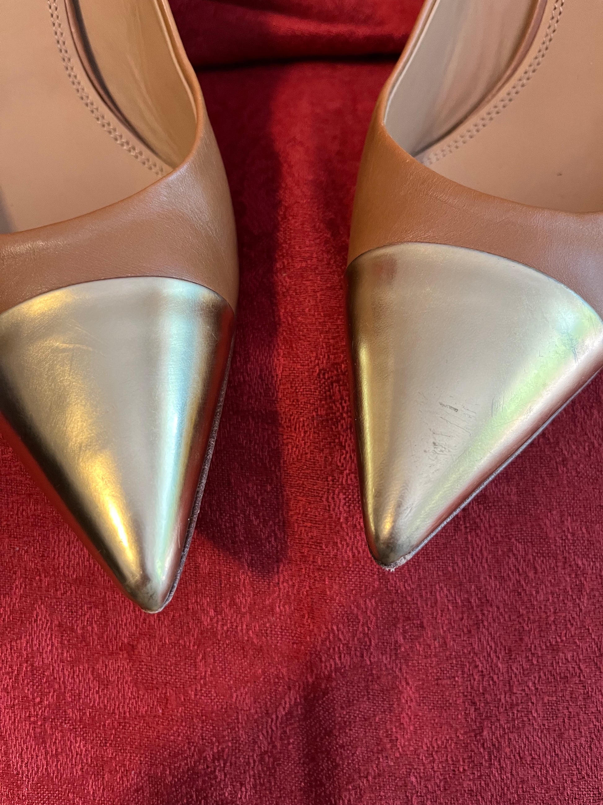 Tory Burch Tan and Gold Penelope Cap Toe Leather Pumps – CommunityWorx