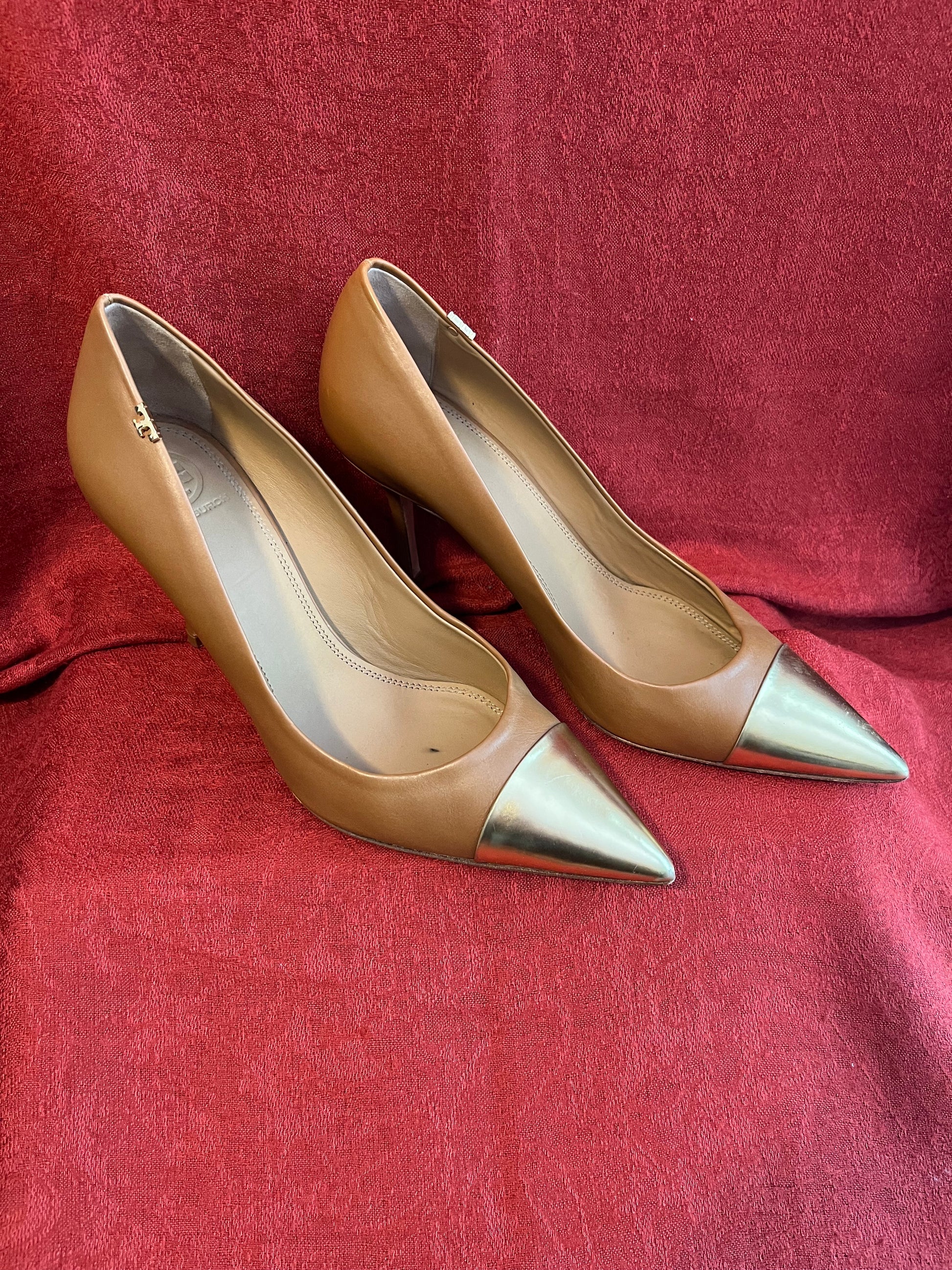 Tory Burch Tan and Gold Penelope Cap Toe Leather Pumps – CommunityWorx