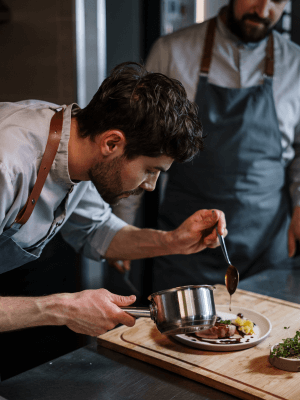 los costos de mano de obra son un dato importante para fijar los precios de un restaurante