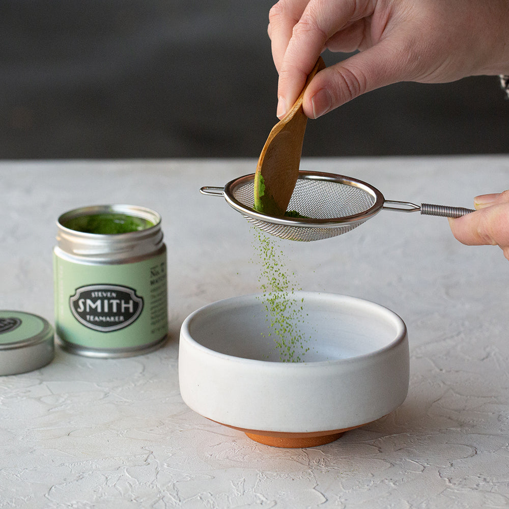 https://cdn.shopify.com/s/files/1/0368/5017/products/Matcha-Sifter-in-use.jpg?v=1691779305