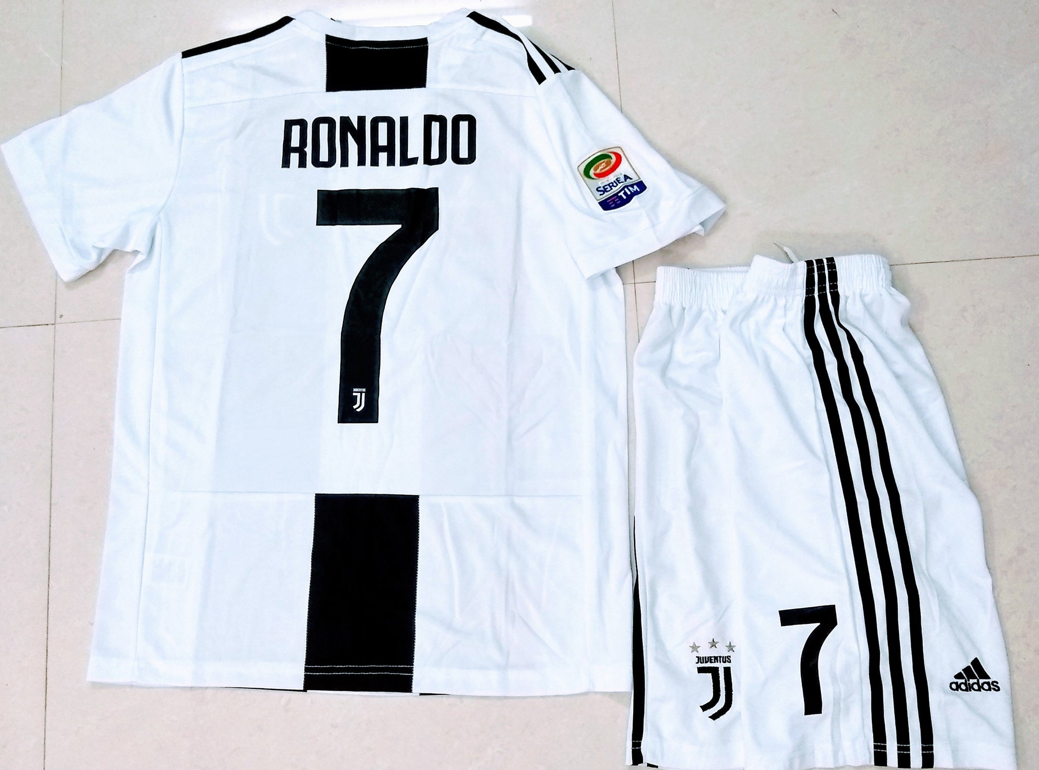 Juventus Ronaldo Home Football Jersey 