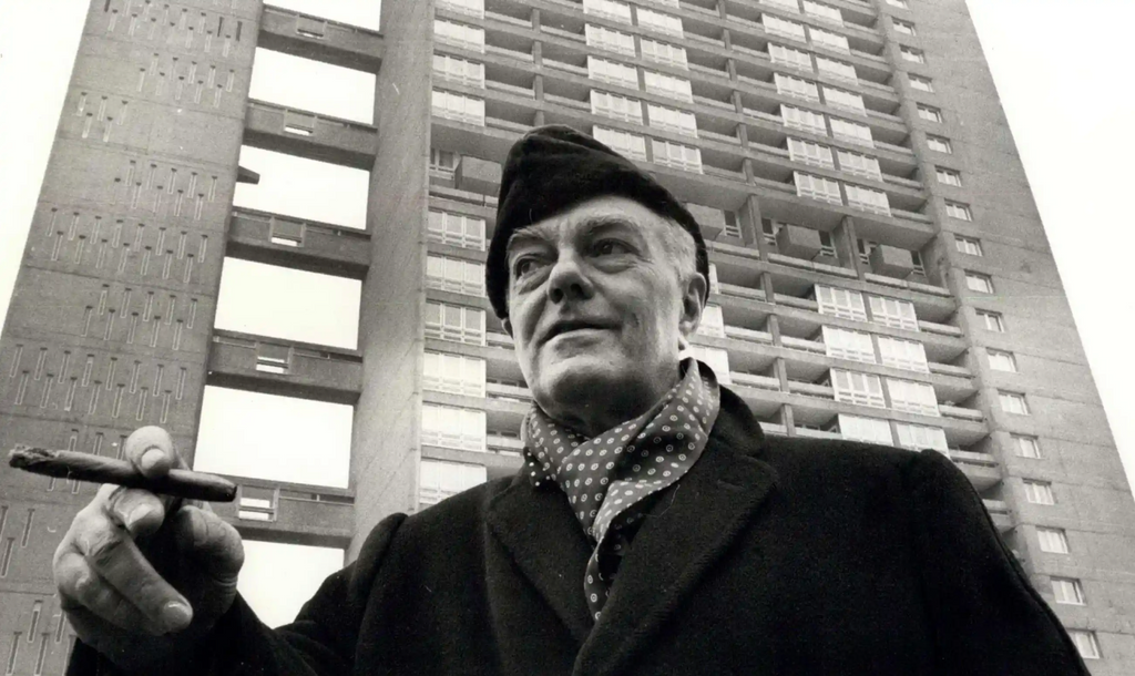 Goldfinger in front of Balfron Tower