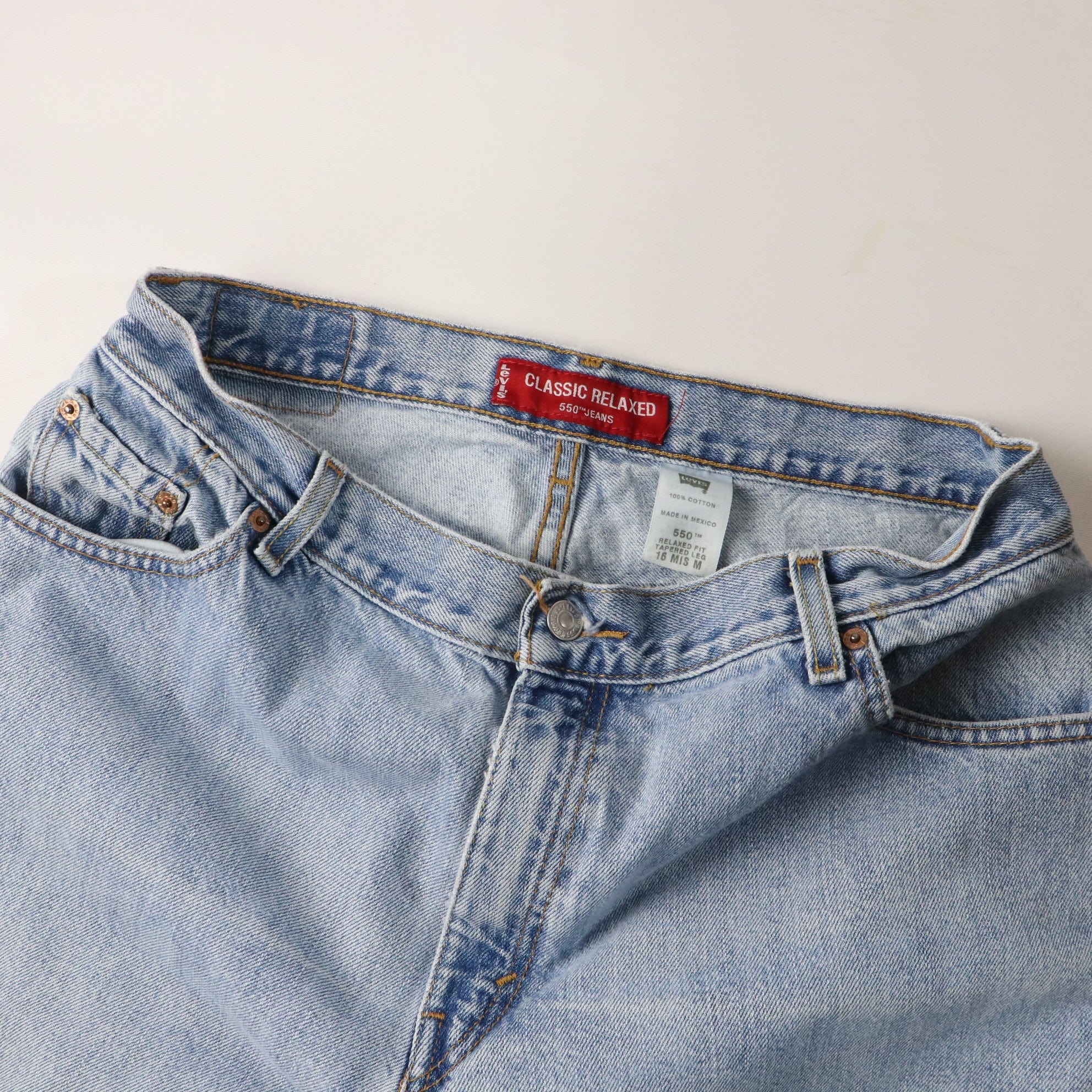 Levi's 550 Relaxed Tapered Leg Denim Jeans Women's Size 16