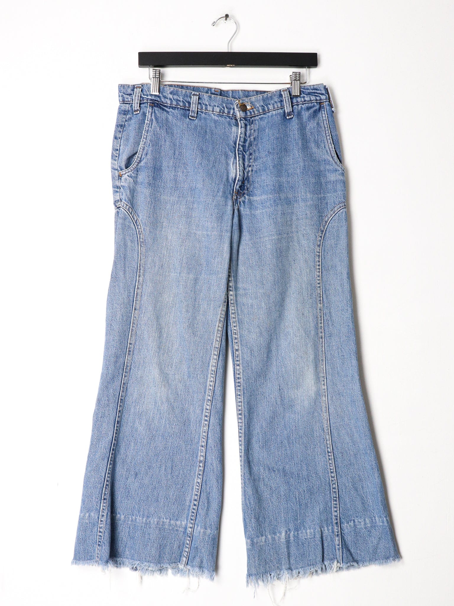 Vintage 70s Levi's Feather Tab Flare Denim Jeans Women's Size 34 x 26
