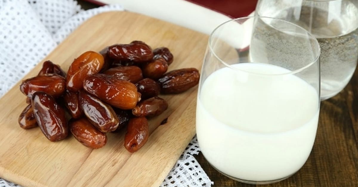 dates in milk
