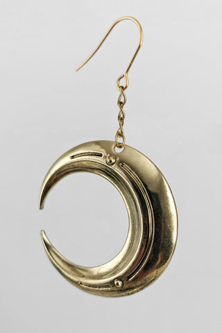 Crescent Moon Charm Earring worn by Tifa in her mature dress option