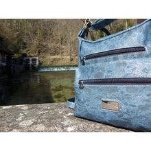 Laden Sie das Bild in den Galerie-Viewer, AmadiaCork - Designed By Nature: Zwei in eine Rucksacktasche
