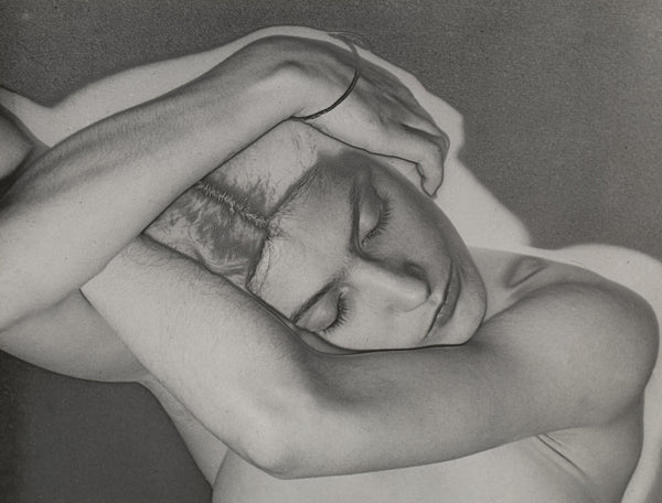 Man Ray's Surrealist Photography: Style, Portraits and Fashion - dans le gris