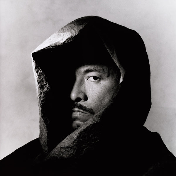 Issey Miyake: 8 Things You Should Know About the Japanese Fashion Legend - dans le gris