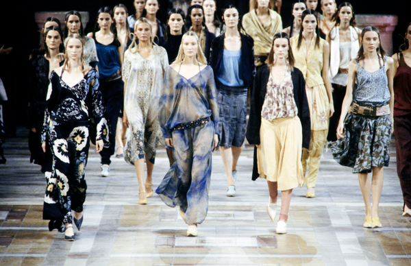 All You Need to Know About Dries Van Noten - dans le gris