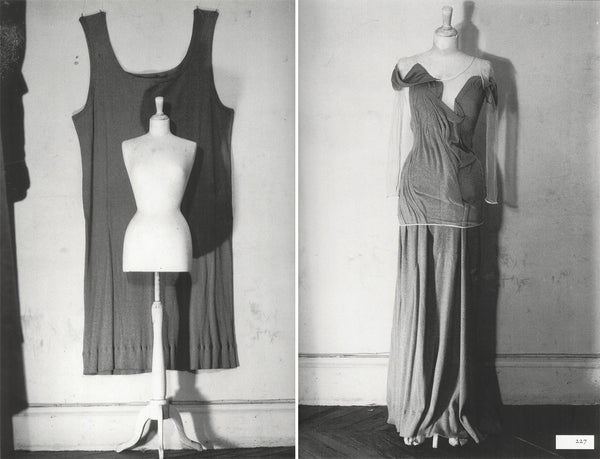 Deconstruction in Fashion: Definition, Characteristics, and Designers - dans le gris