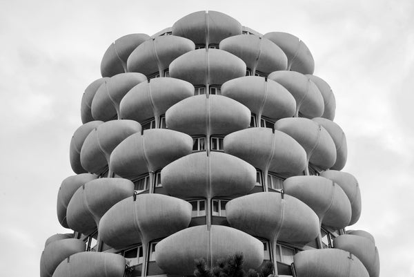 粗獷主義建築：實用性超越美學的戰後設計 - dans le gris