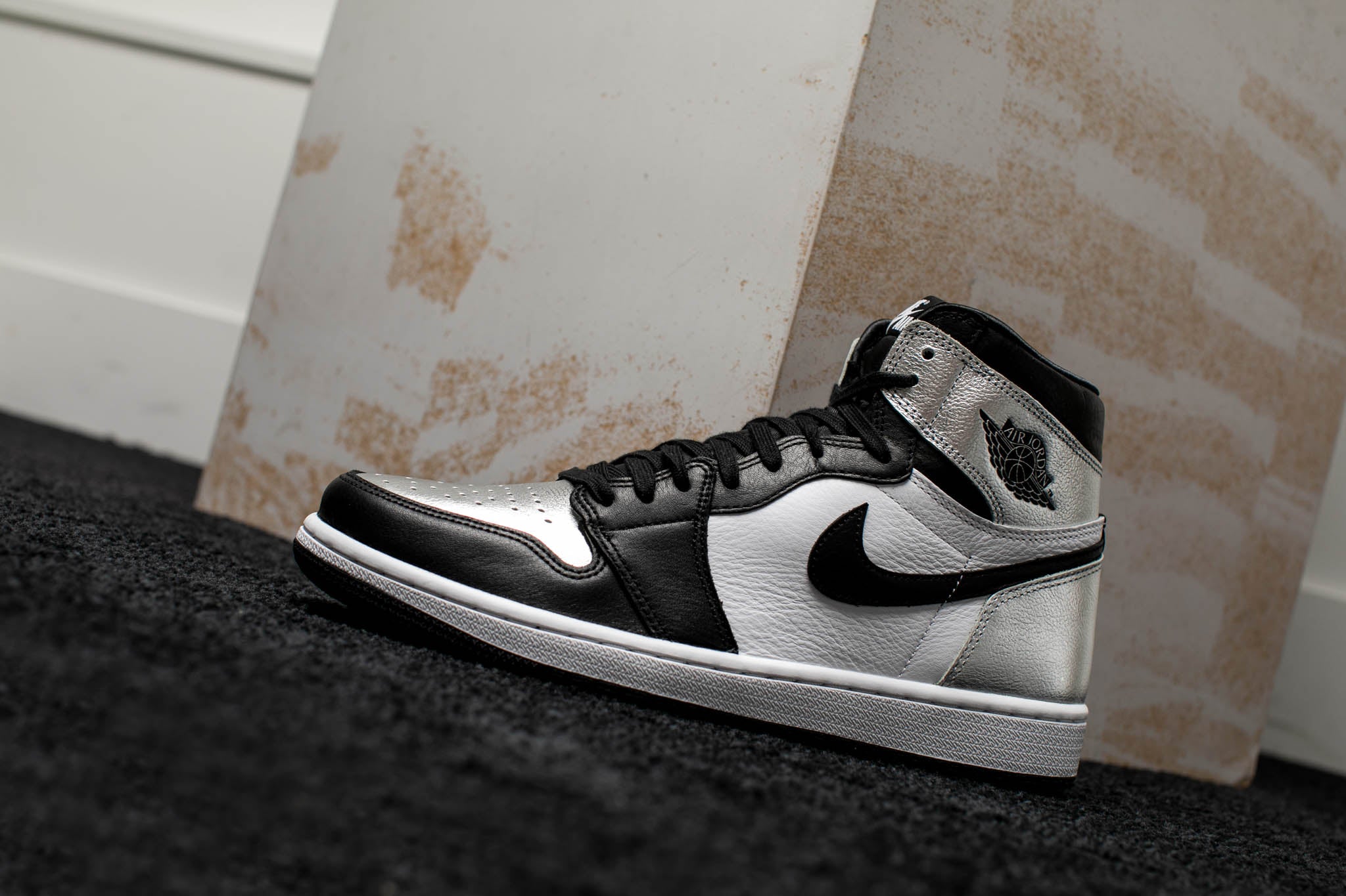 Air Jordan 1 High WMNS 'Silver Toe' - 1