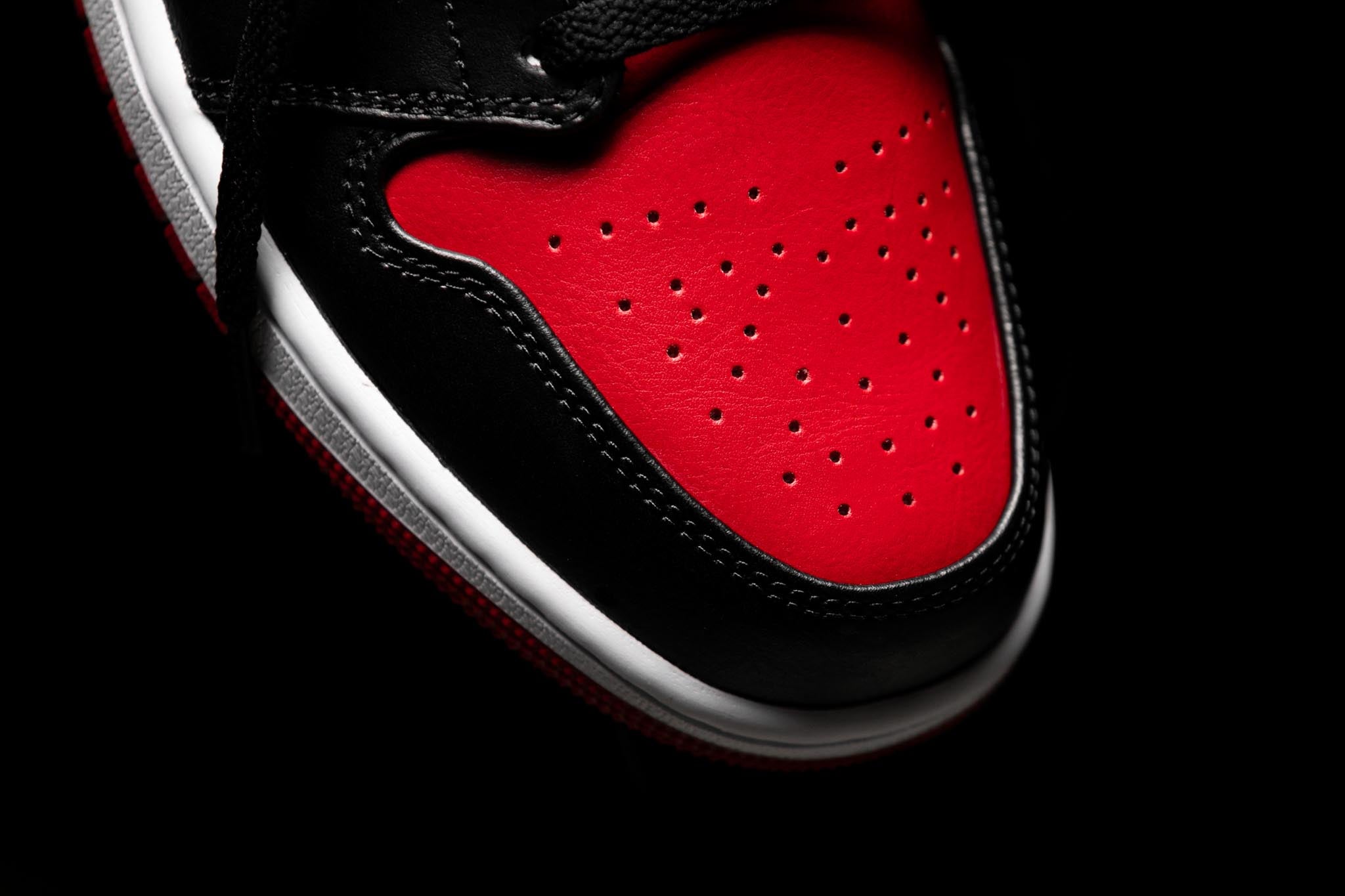 Air Jordan 1 Low 'Bred Toe' - 3