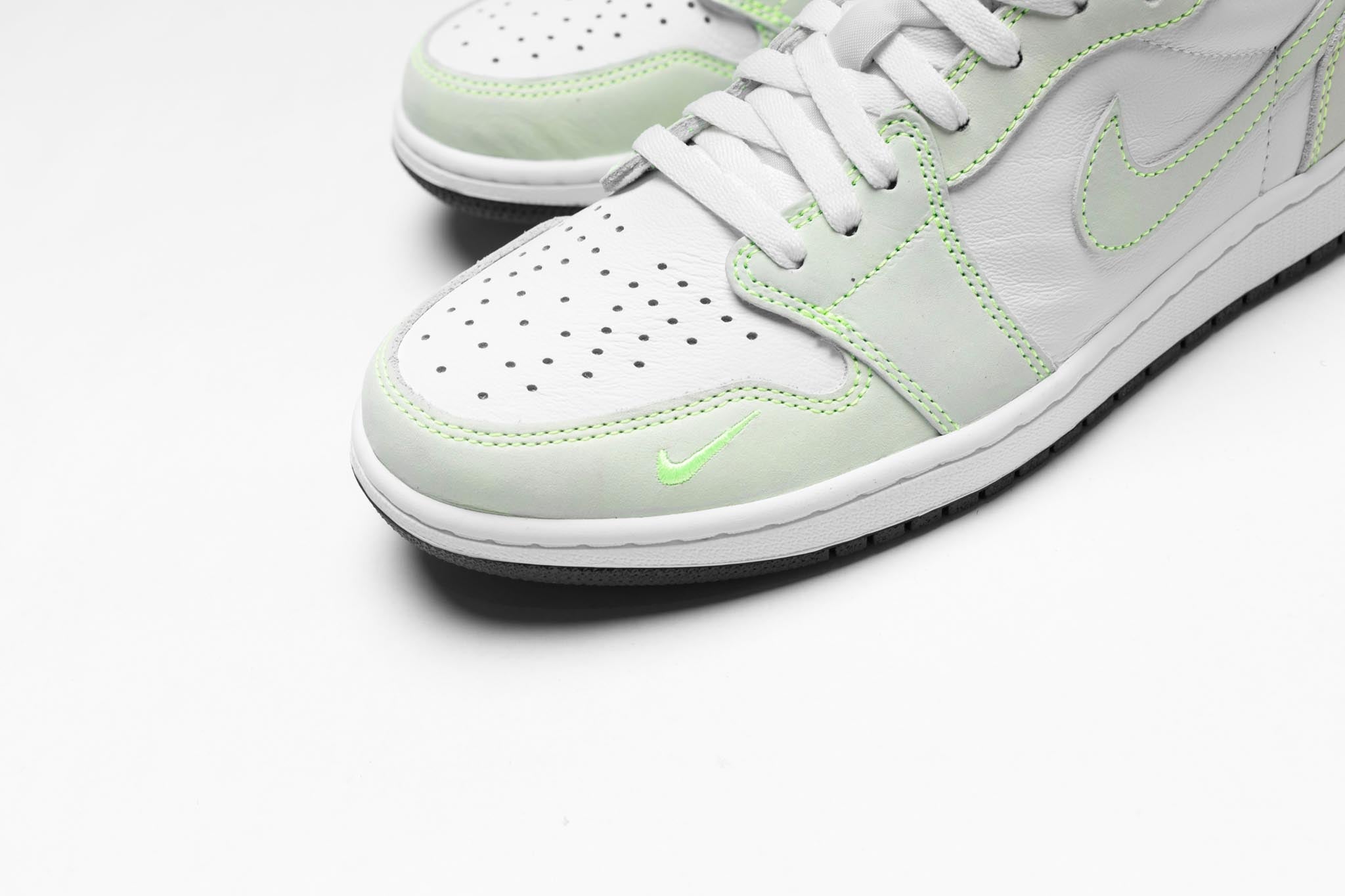 AIR JORDAN 1 LOW OG 'GHOST GREEN' | SNEAKERBOX