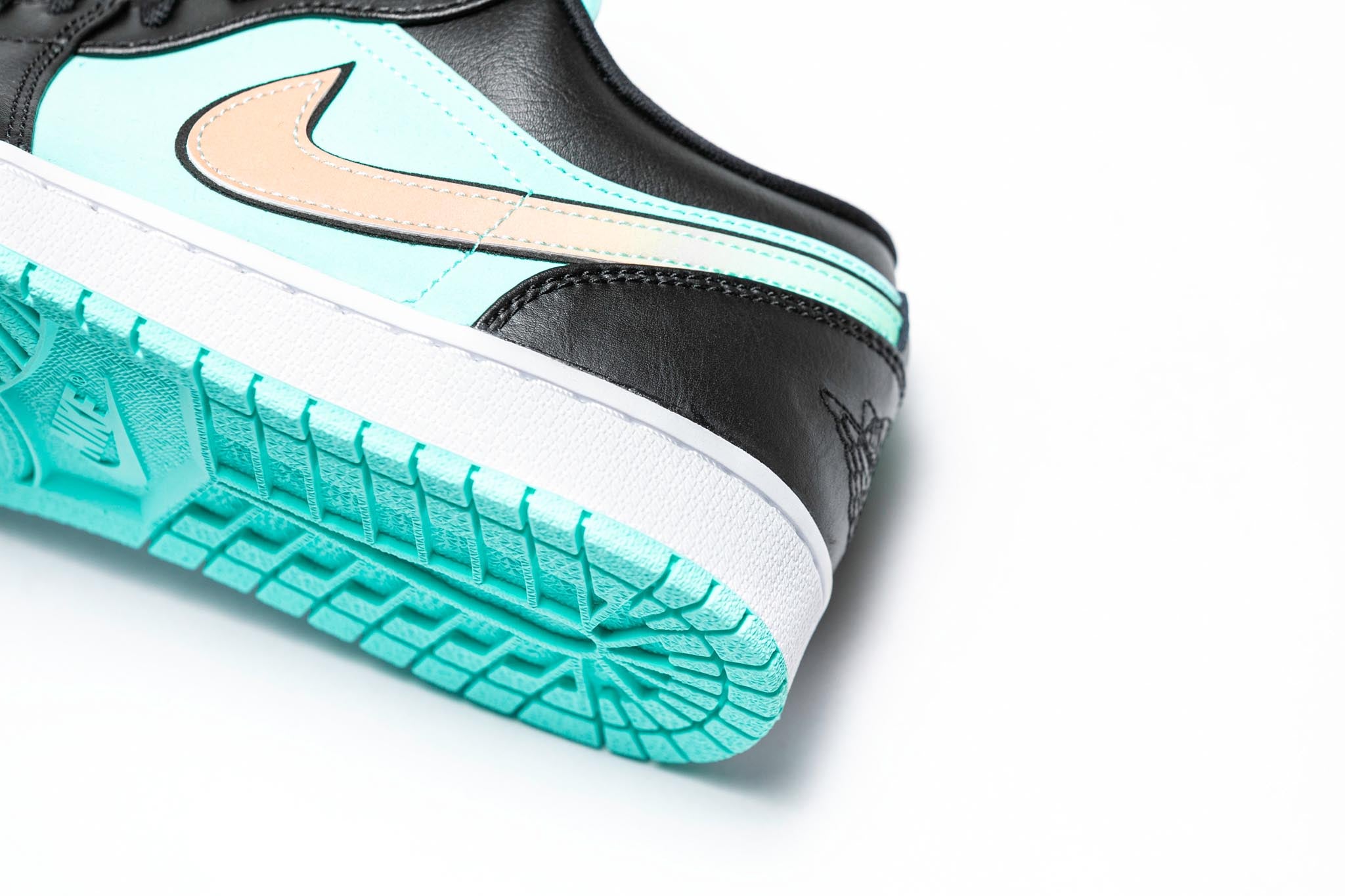 Air Jordan 1 Low SE Zoom Air CMFT 'Tropical Twist' - 4