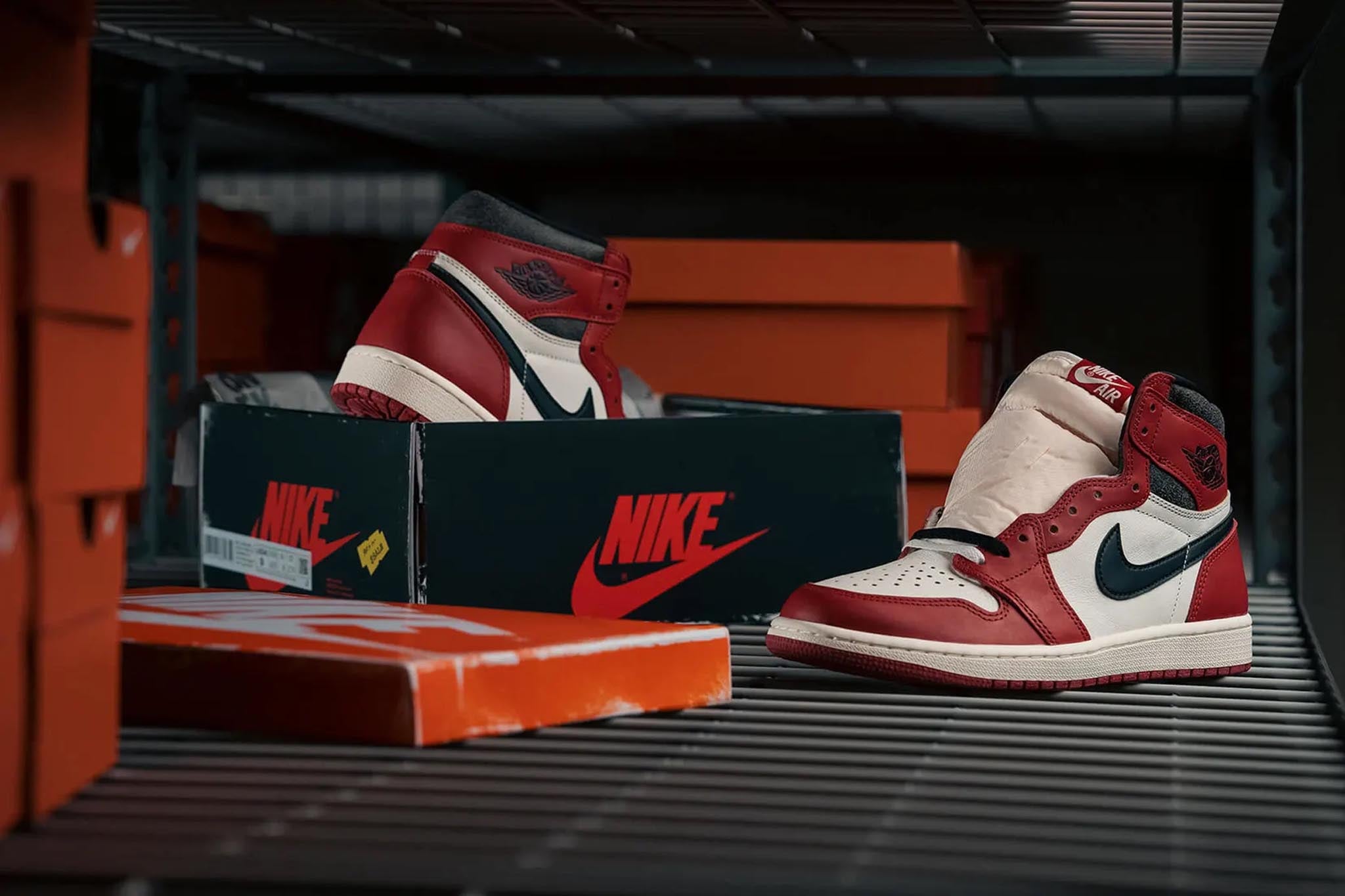 AIR JORDAN 1 RETRO HIGH OG 'LOST & FOUND' & SNEAKERBOX