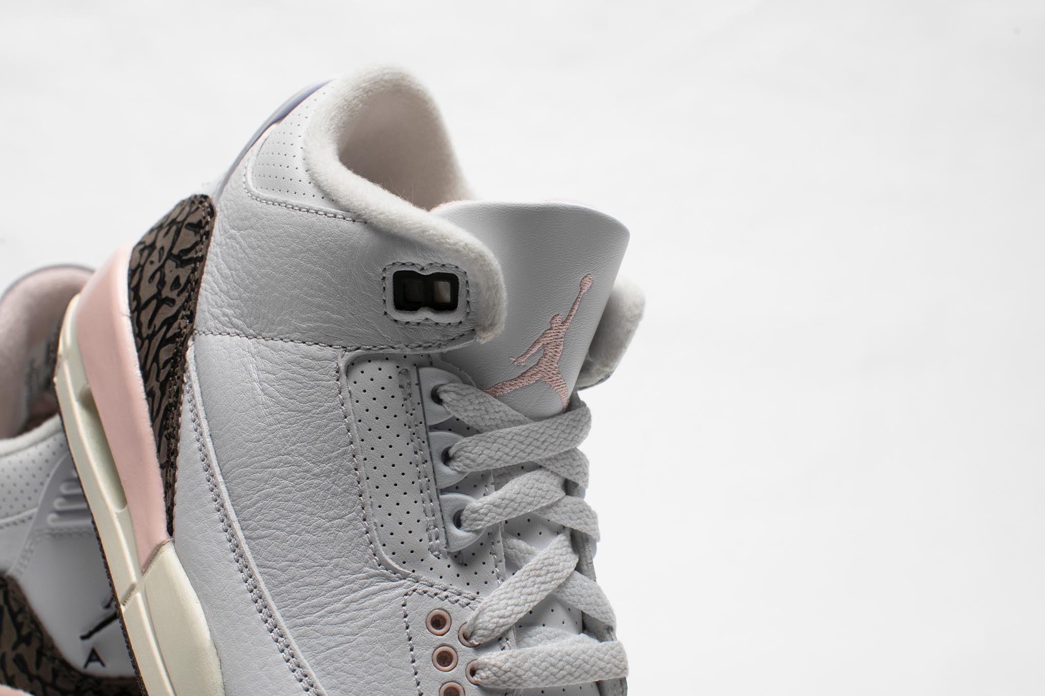 Air Jordan 3 Retro 'Dark Mocha Neapolitan' - 3