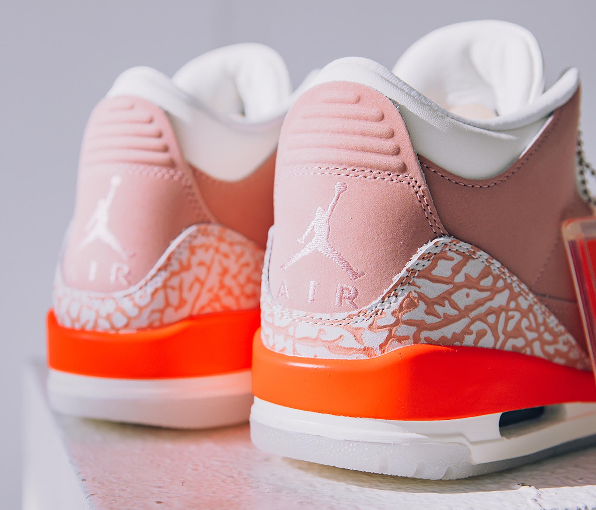 Air Jordan 3 Retro 'Rust Pink' - 3