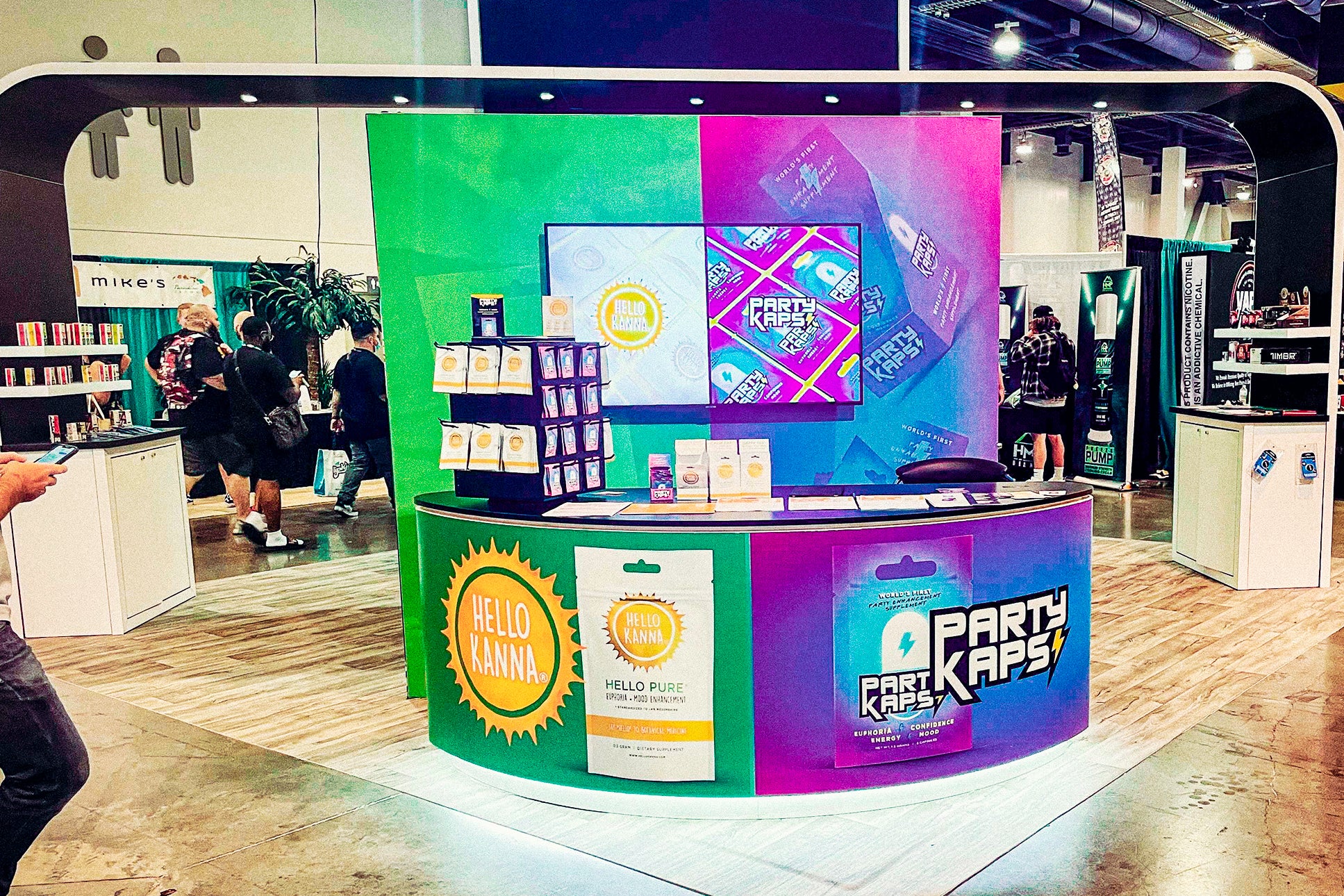 Hello Kanna Debuts at Champs Tradeshow in Las Vegas