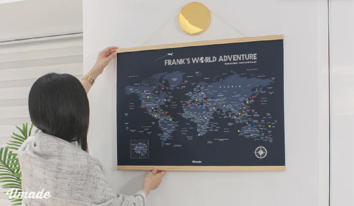umade-umap-訂製世界地圖(實木框海報)-海軍藍-百搭絕美世界地圖，低調質感禮物，客廳空間北歐和現代簡約風格佈置，旅行控的家。