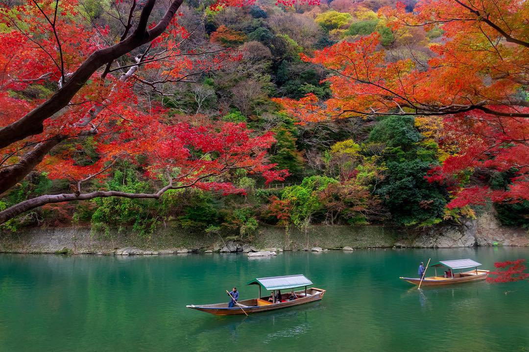 日本紅葉季景點-京都府京都市-嵐山-橫跨大堰川的渡月橋