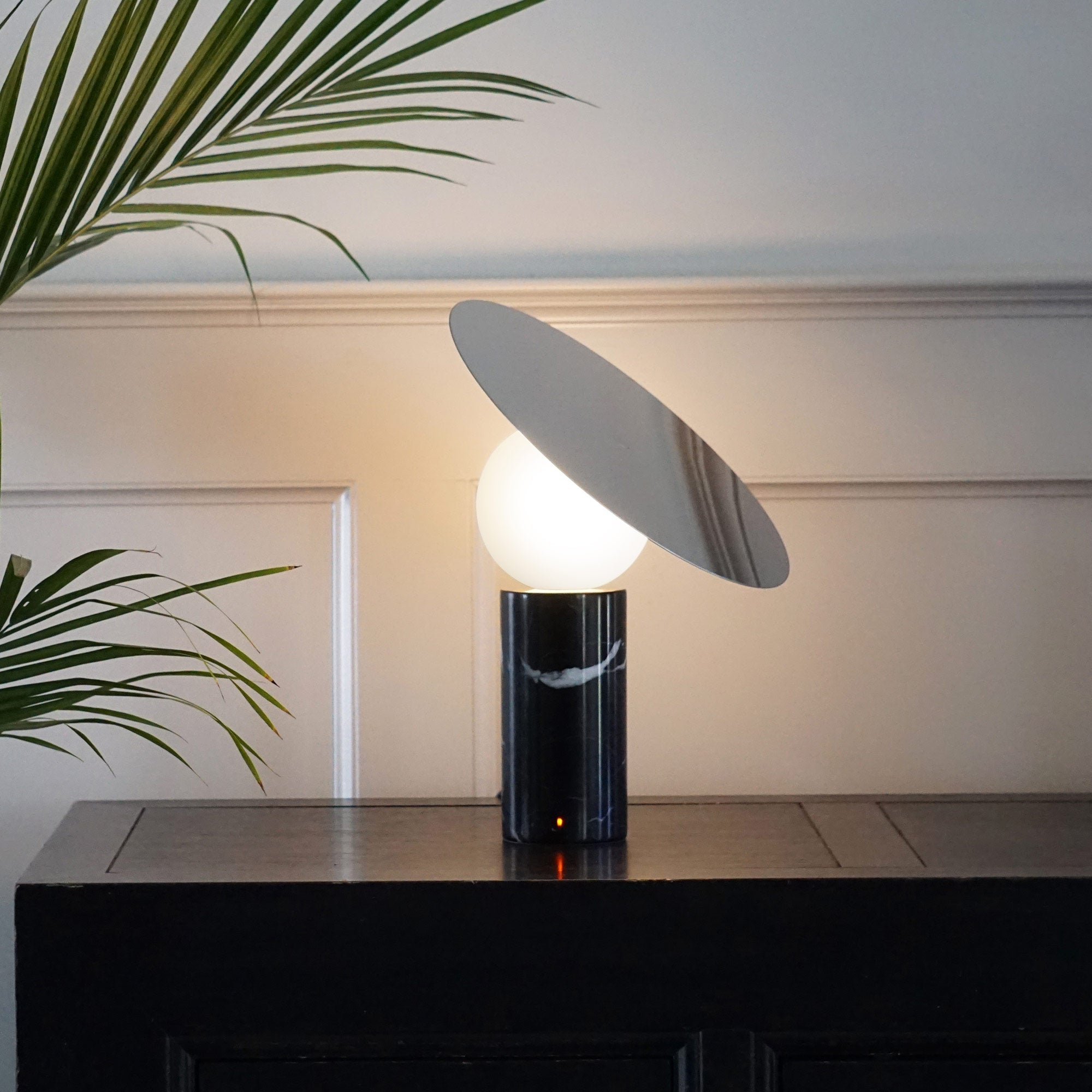 Achternaam kanker Ongewapend Bola Disc Table Lamp - Iola Modern