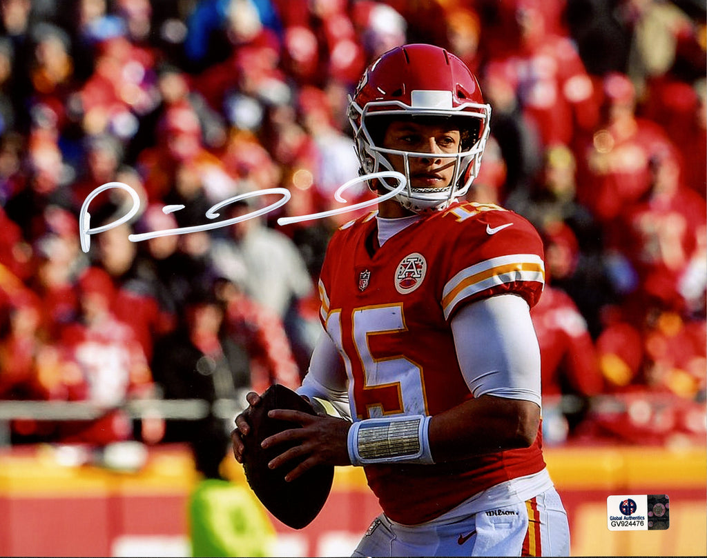 : 2019 Panini Limited #40 Patrick Mahomes II Kansas City Chiefs  Official NFL Football Trading Card in Raw (NM or Better) Condition :  Everything Else