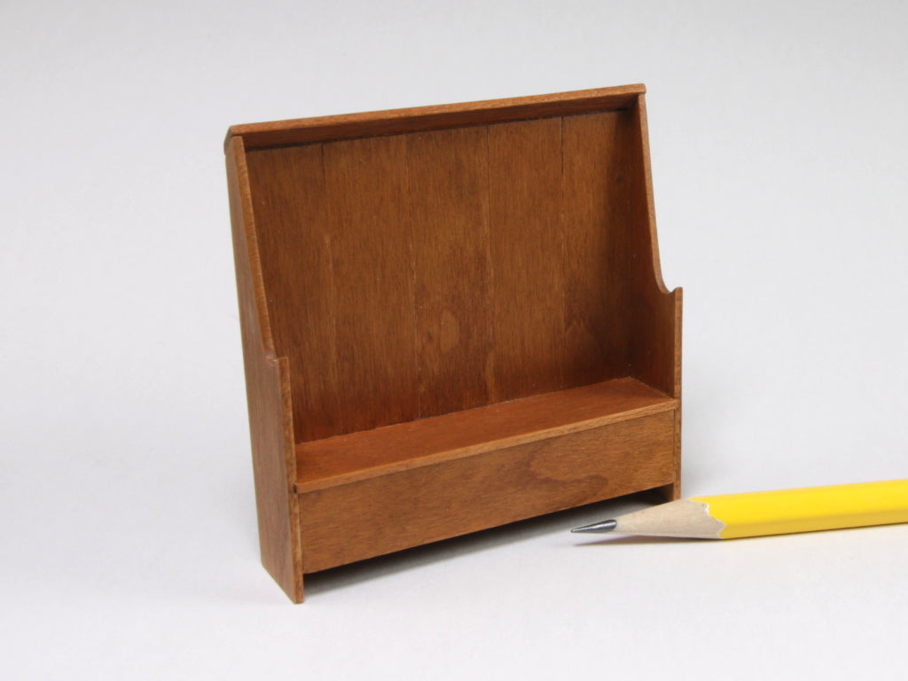 Simple 1:24 settle, Sue Hamlin, 1980s