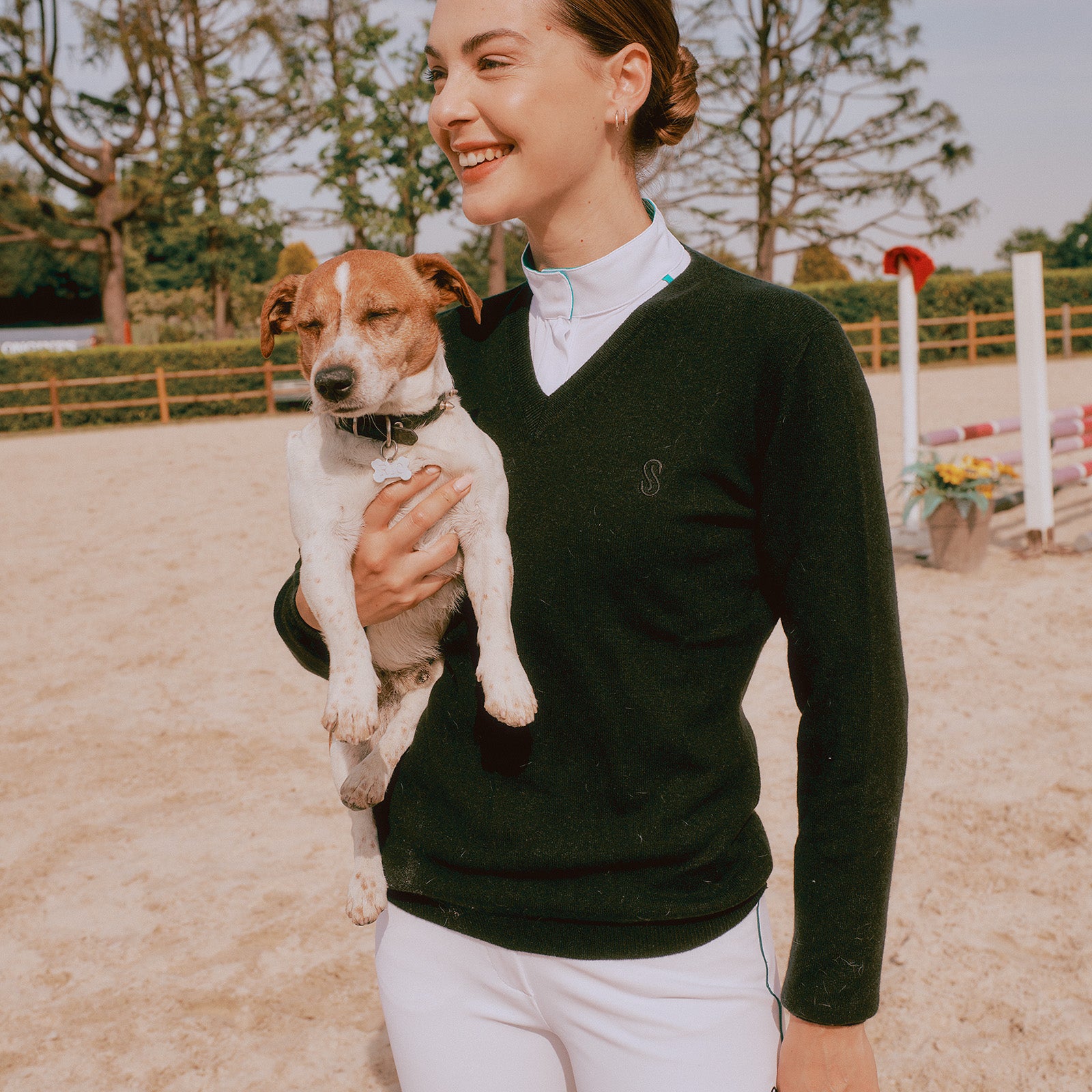 black-cashmere-sweater-woman