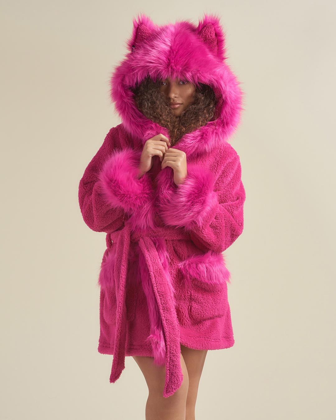 Lipstick Wolf Women's Faux Fur Short Robe | SpiritHoods