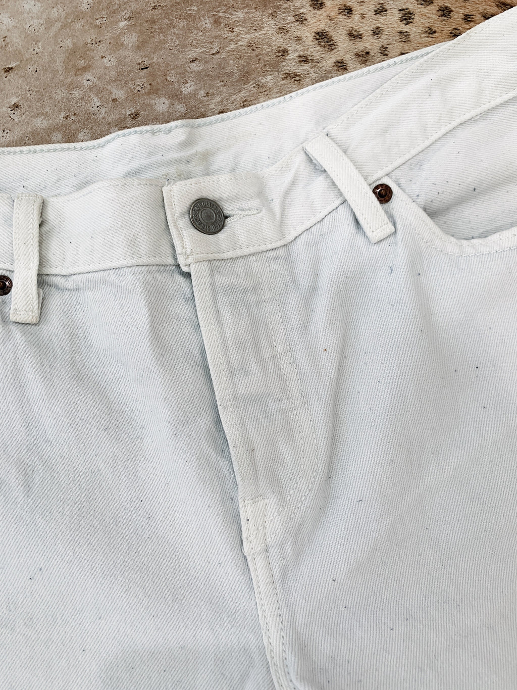 Vintage Levi's High Waisted Re-cut Denim Shorts (Size 33)|| TIKI LA LA –  Tiki La La