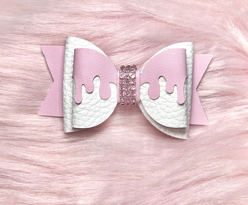 Barbie Bow straw topper