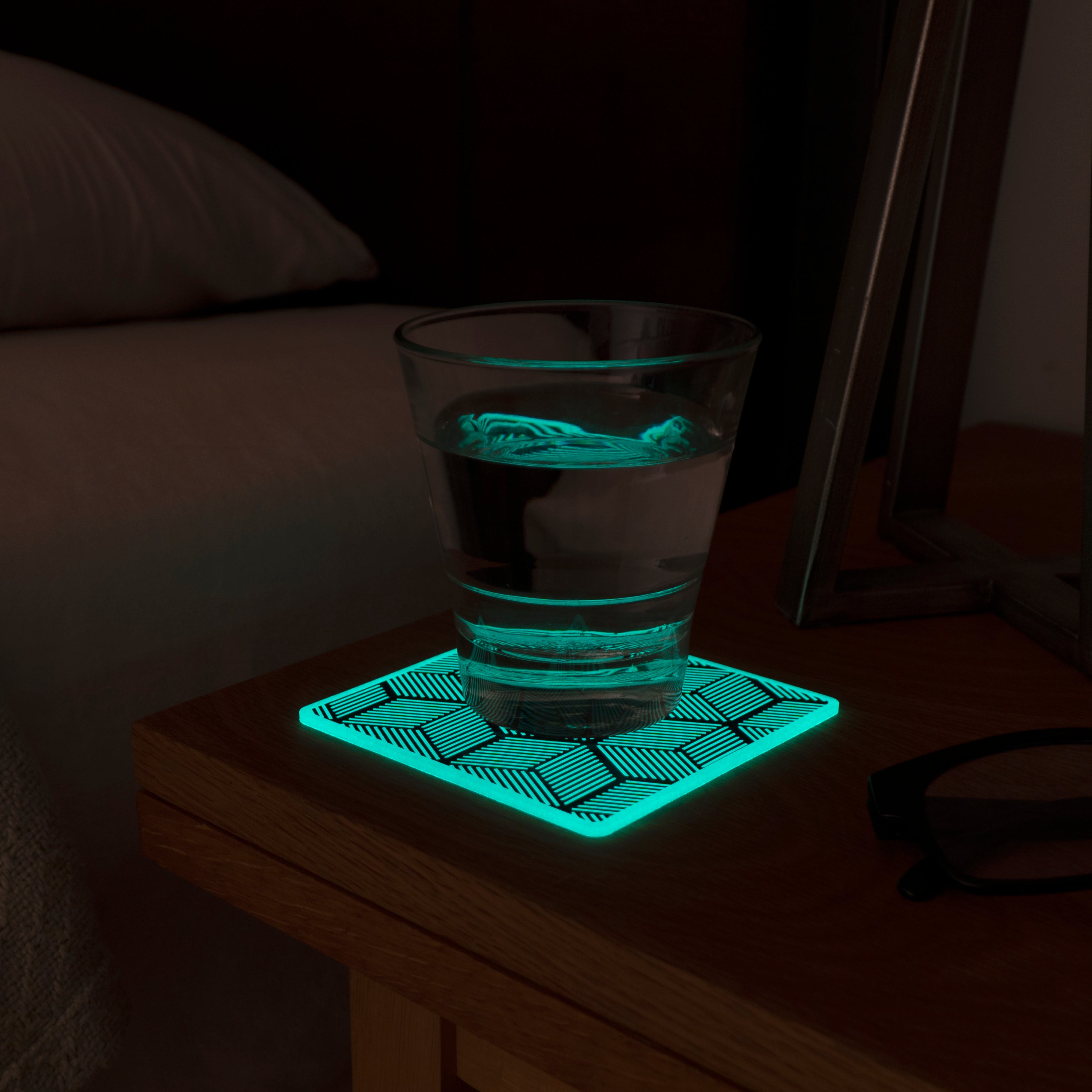 https://cdn.shopify.com/s/files/1/0372/1396/2372/products/GlowCOaster.ModernLampCrop.jpg?v=1624381586