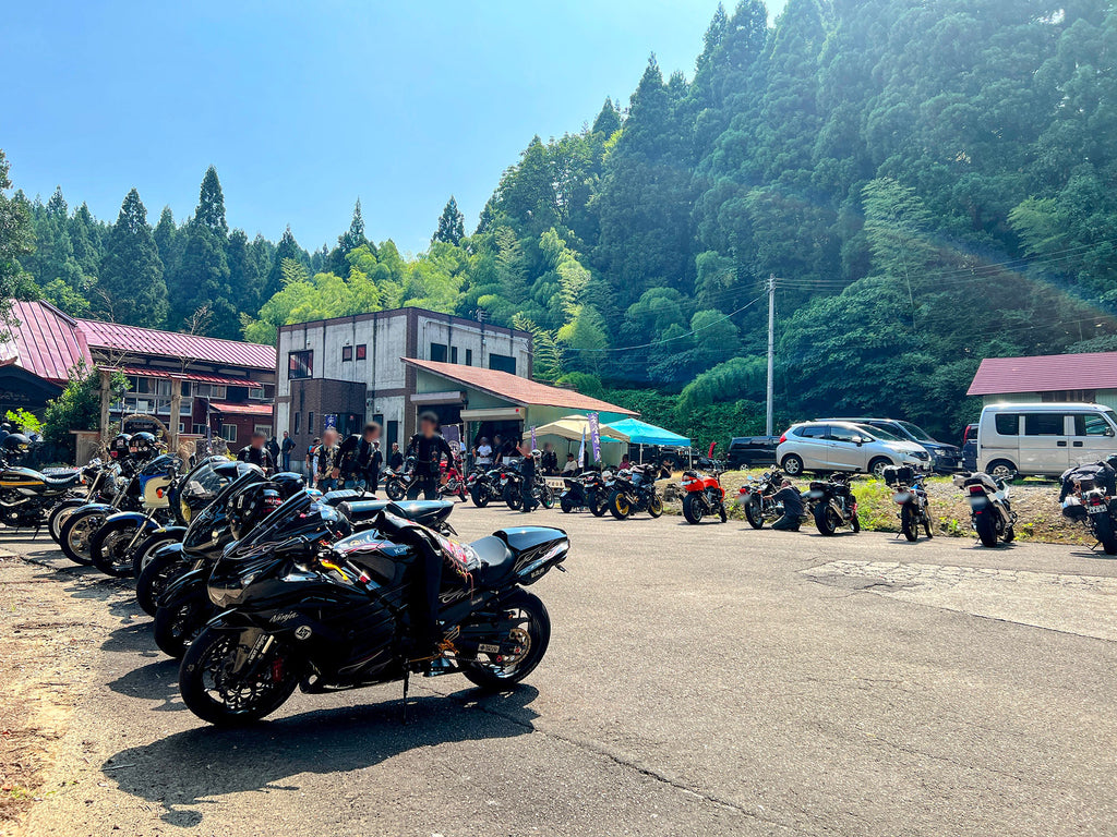 風巻神社に集まるライダーの方々　2023年7月のイベント「鐵馬祭」