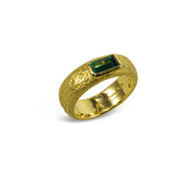 Load image into Gallery viewer, Anello in oro con tormalina verde
