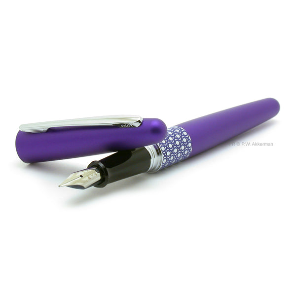 kalligrafie Glimlach Accommodatie Pilot MR Retro Pop violet fountain pen – P.W. Akkerman Den Haag