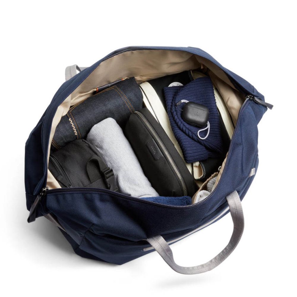 Bellroy Classic Weekender 35L in Navy