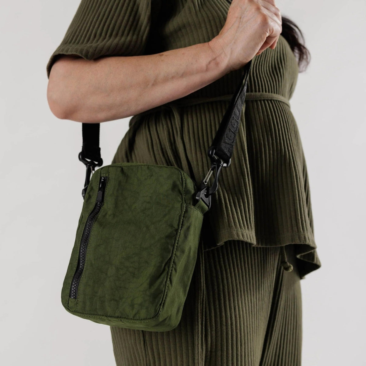 Baggu Sport Crossbody in Bay Laurel